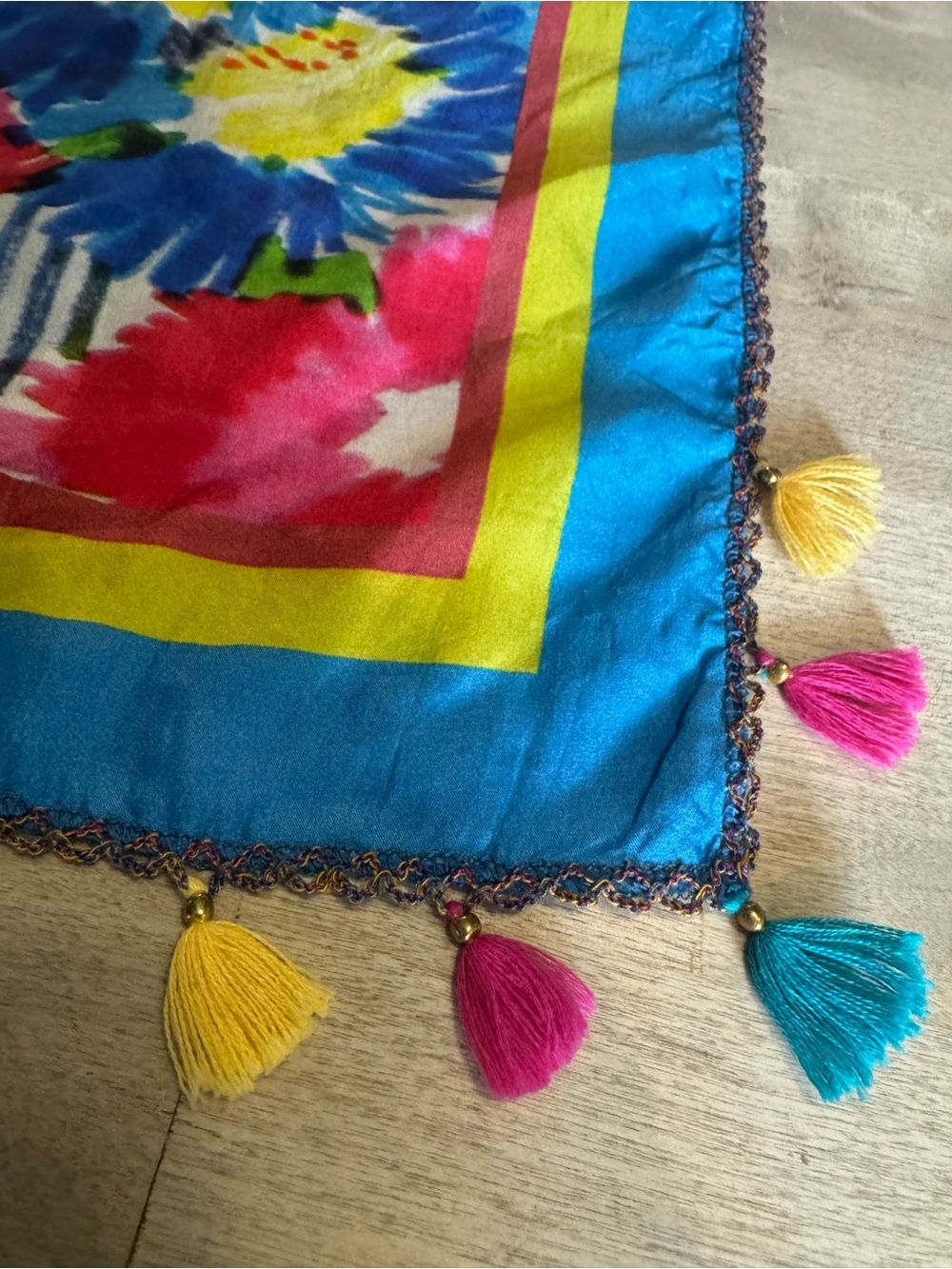 NWT BL-NK Bright Floral colorful scarf head wrap with tassels - Picture 3 of 9